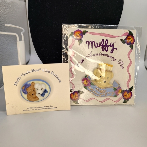 💥 3/$20 Two Muffy Vanderbear Pins. 10th Anniversary and  Club Exclusive! - Picture 8 of 8